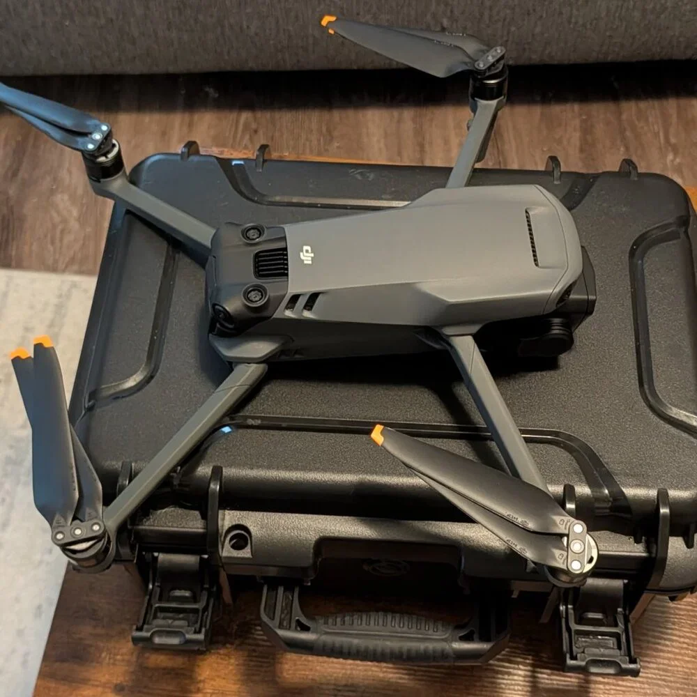 DJI Mavic 3 Pro FlyMore Combo (DJI RC)
